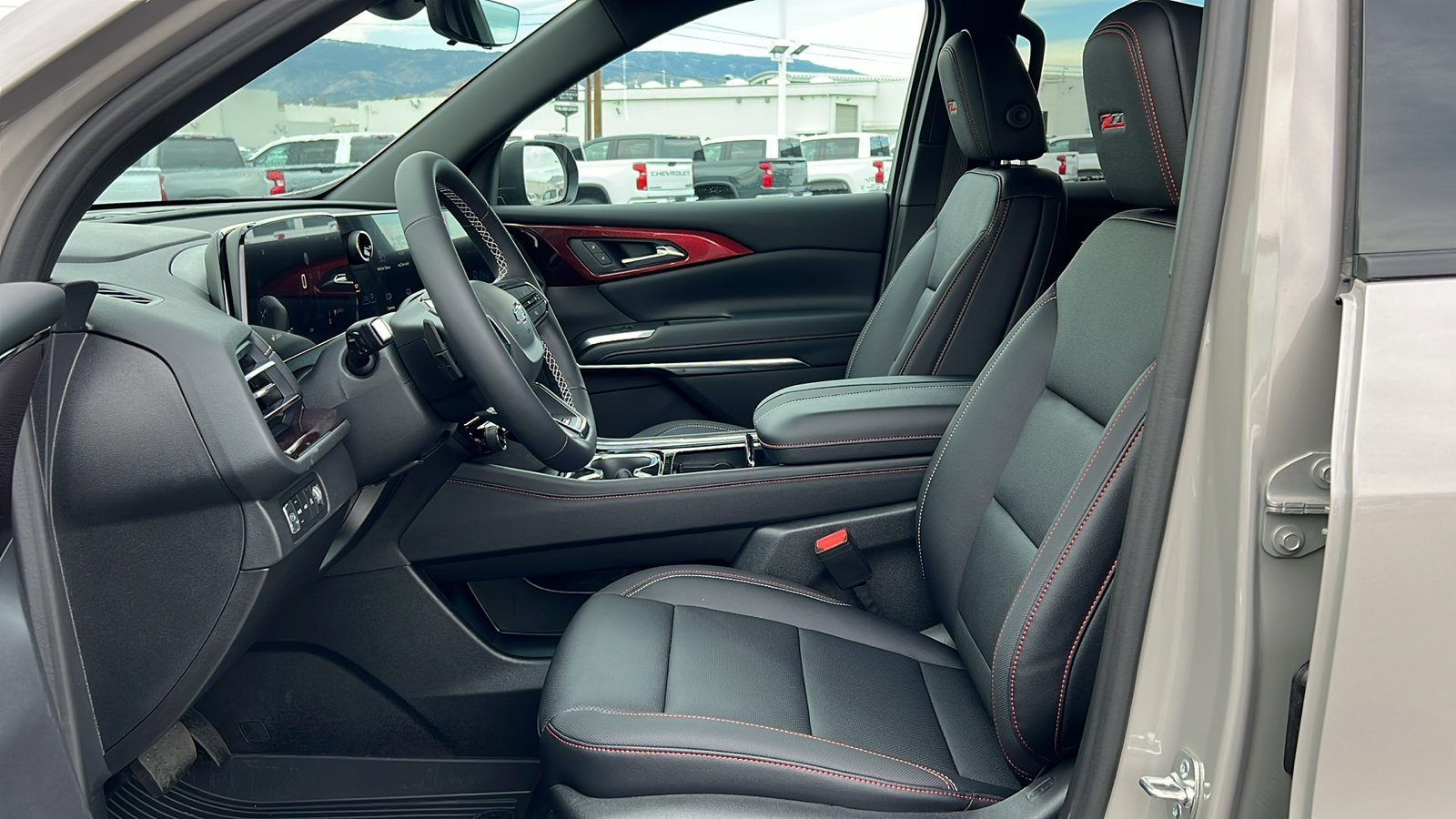 New 2026 Chevrolet Traverse Z71 w/ Driver Confidence Package image 29