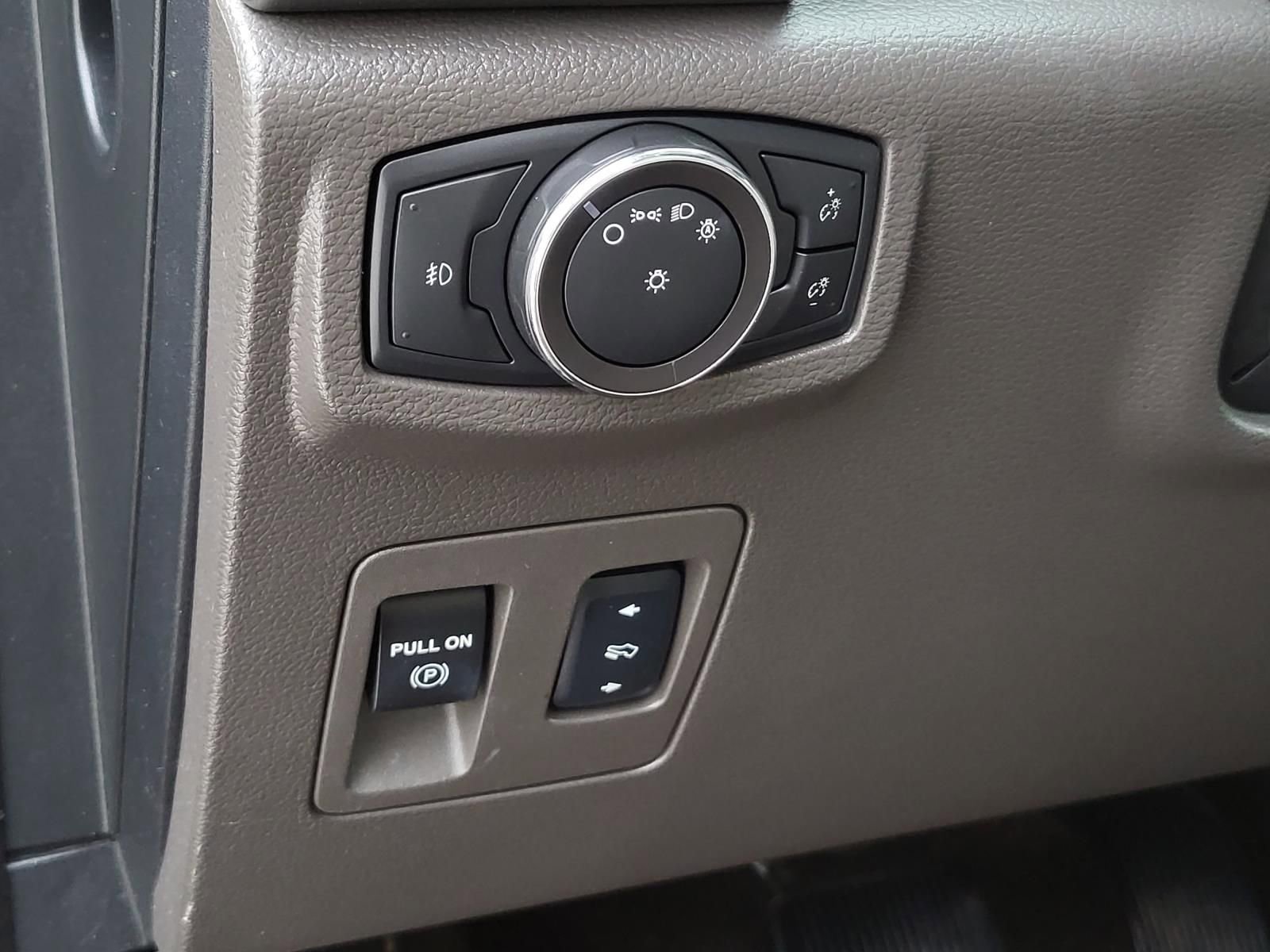 Used 2018 Ford Expedition XLT w/ Equipment Group 201A image 18