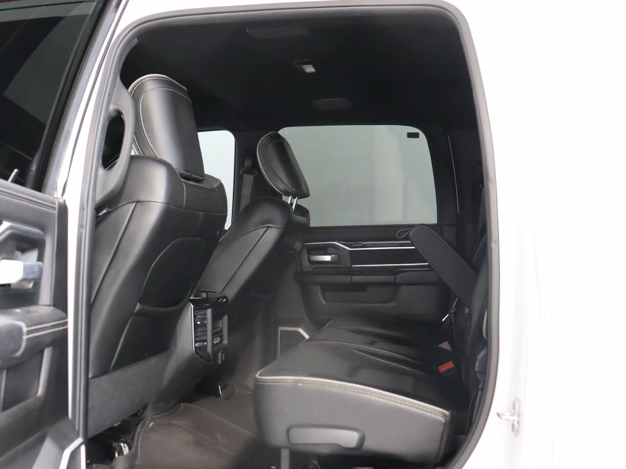 Used 2019 RAM 2500 Laramie w/ Night Edition AWD/4WD image 17