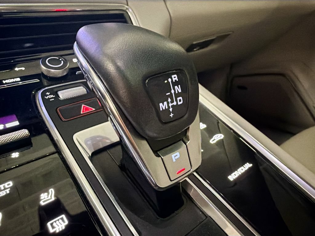 Certified 2021 Porsche Panamera image 18