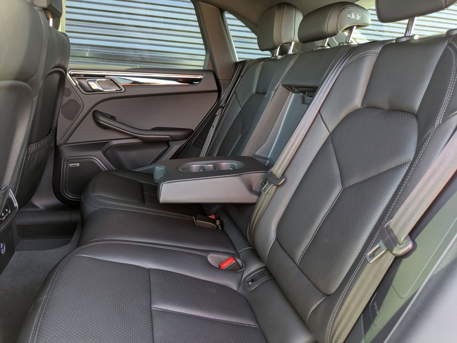 Certified 2026 Porsche Macan image 25