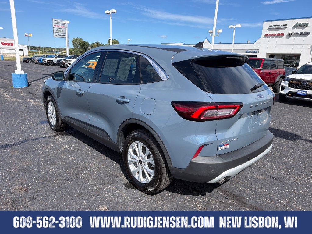 Used 2024 Ford Escape Active w/ Tech Pack #1 AWD/4WD image 3