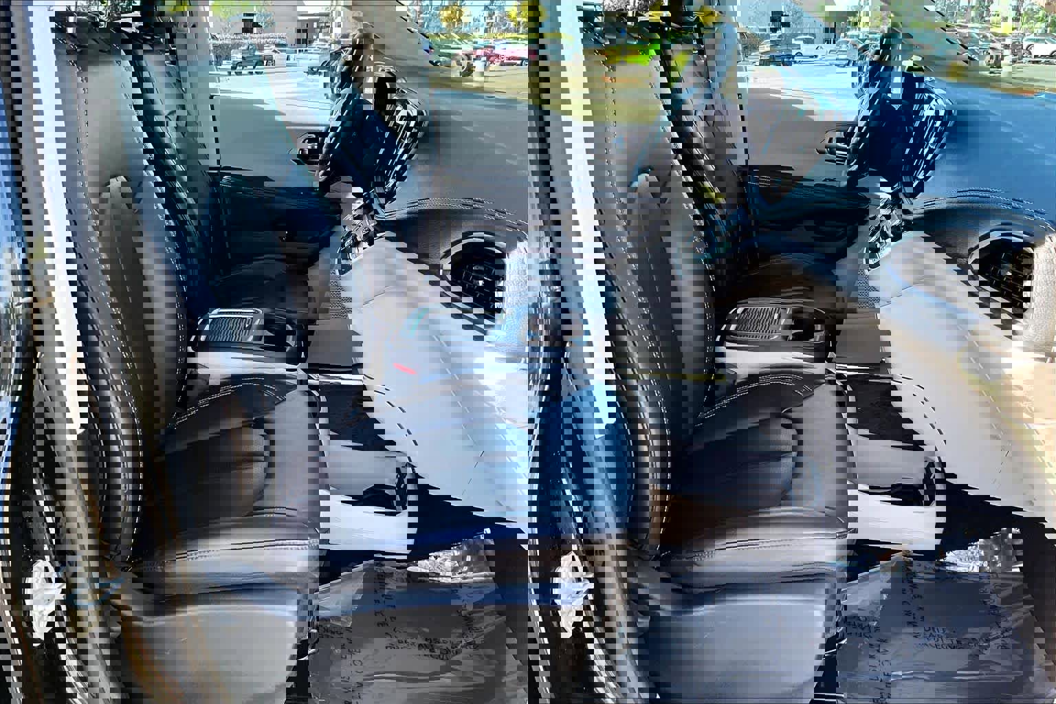 Used 2024 Chrysler Pacifica Select image 8