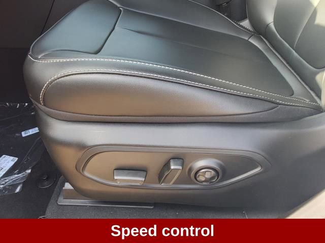 New 2025 Jeep Grand Cherokee L Limited image 11