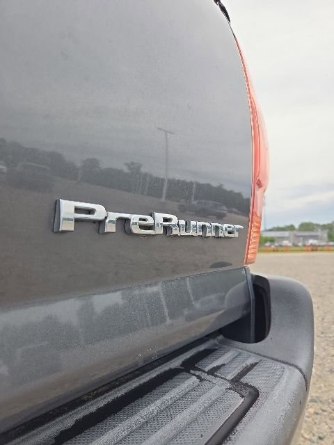 Used 2015 Toyota Tacoma PreRunner w/ Convenience Package RWD image 16