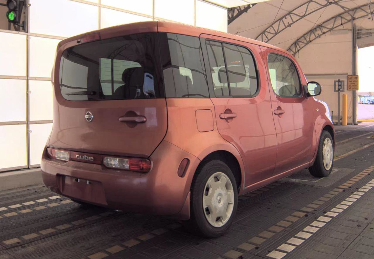 Used 2011 Nissan Cube 1.8 S w/ Interior Designer Pkg FWD image 5