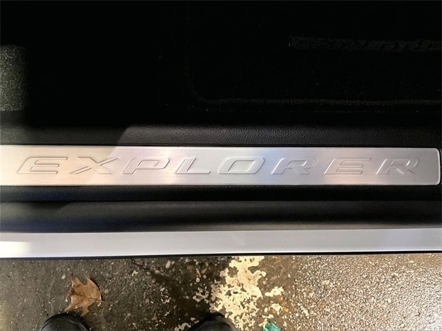 Used 2025 Ford Explorer Platinum image 8