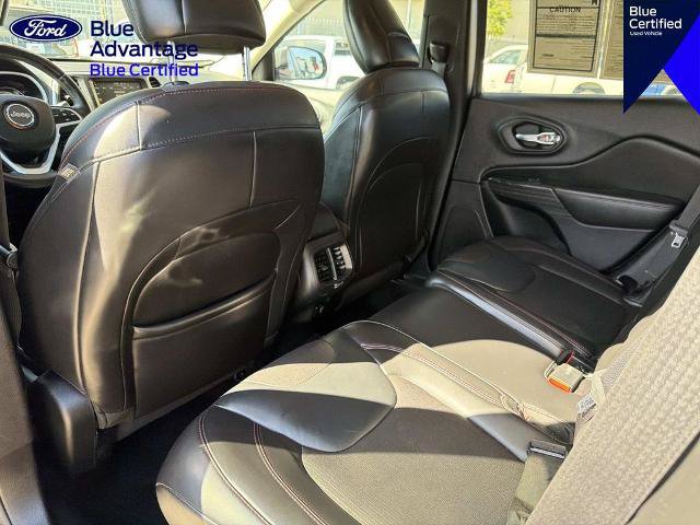 Used 2017 Jeep Cherokee Trailhawk AWD/4WD image 18