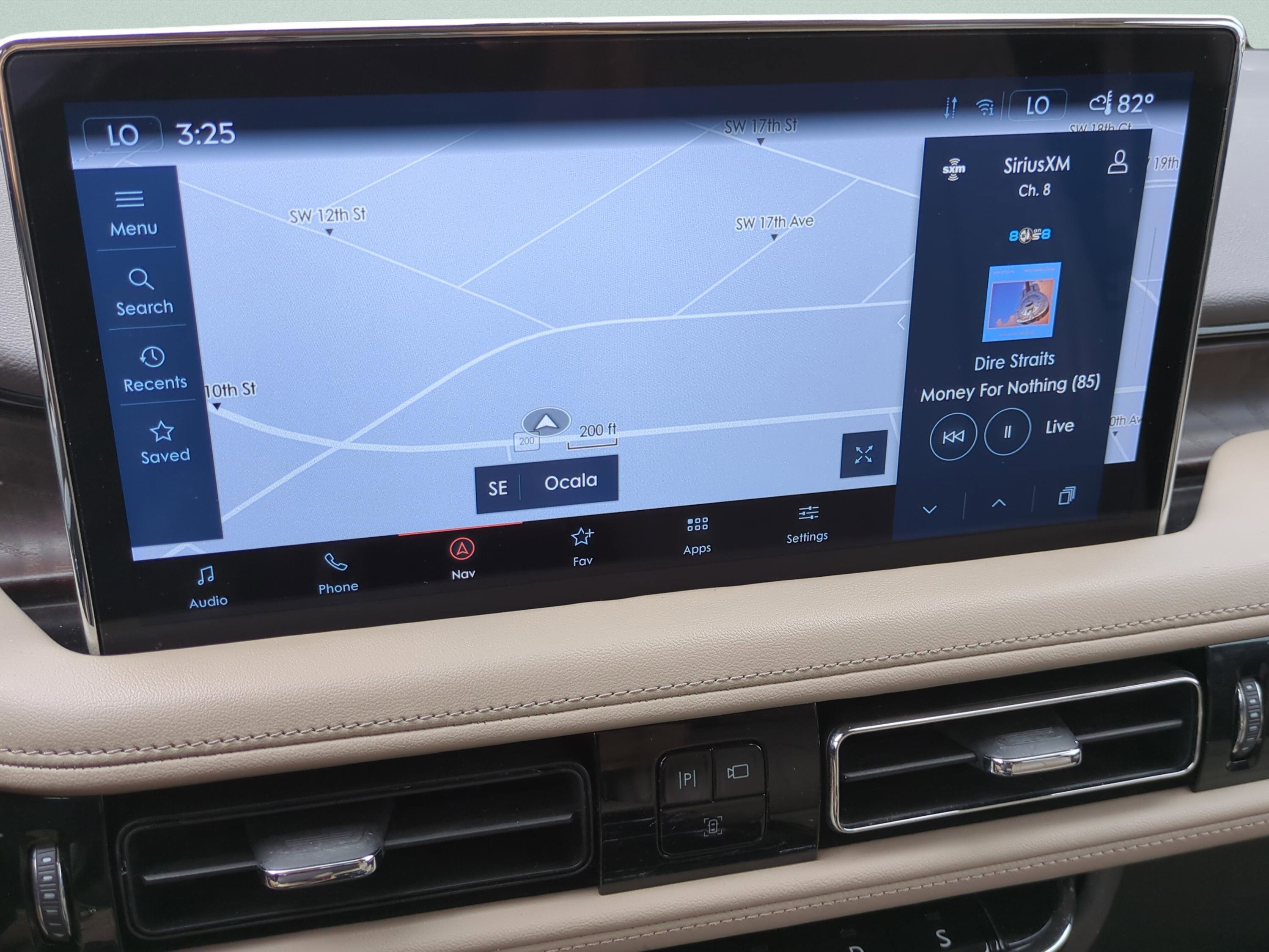 Used 2022 Lincoln Nautilus Reserve w/ Monochromatic Package image 21