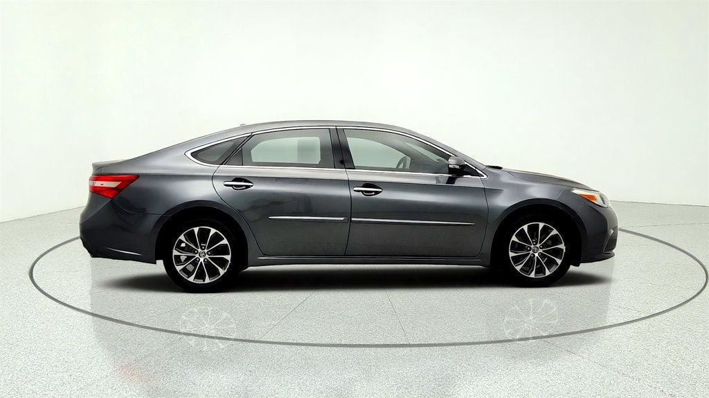 Used 2016 Toyota Avalon XLE Plus FWD image 4