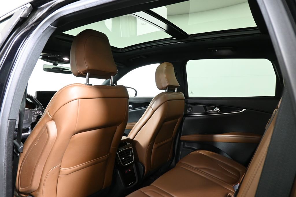 Used 2022 Lincoln Nautilus Reserve w/ Equipment Group 201A image 6