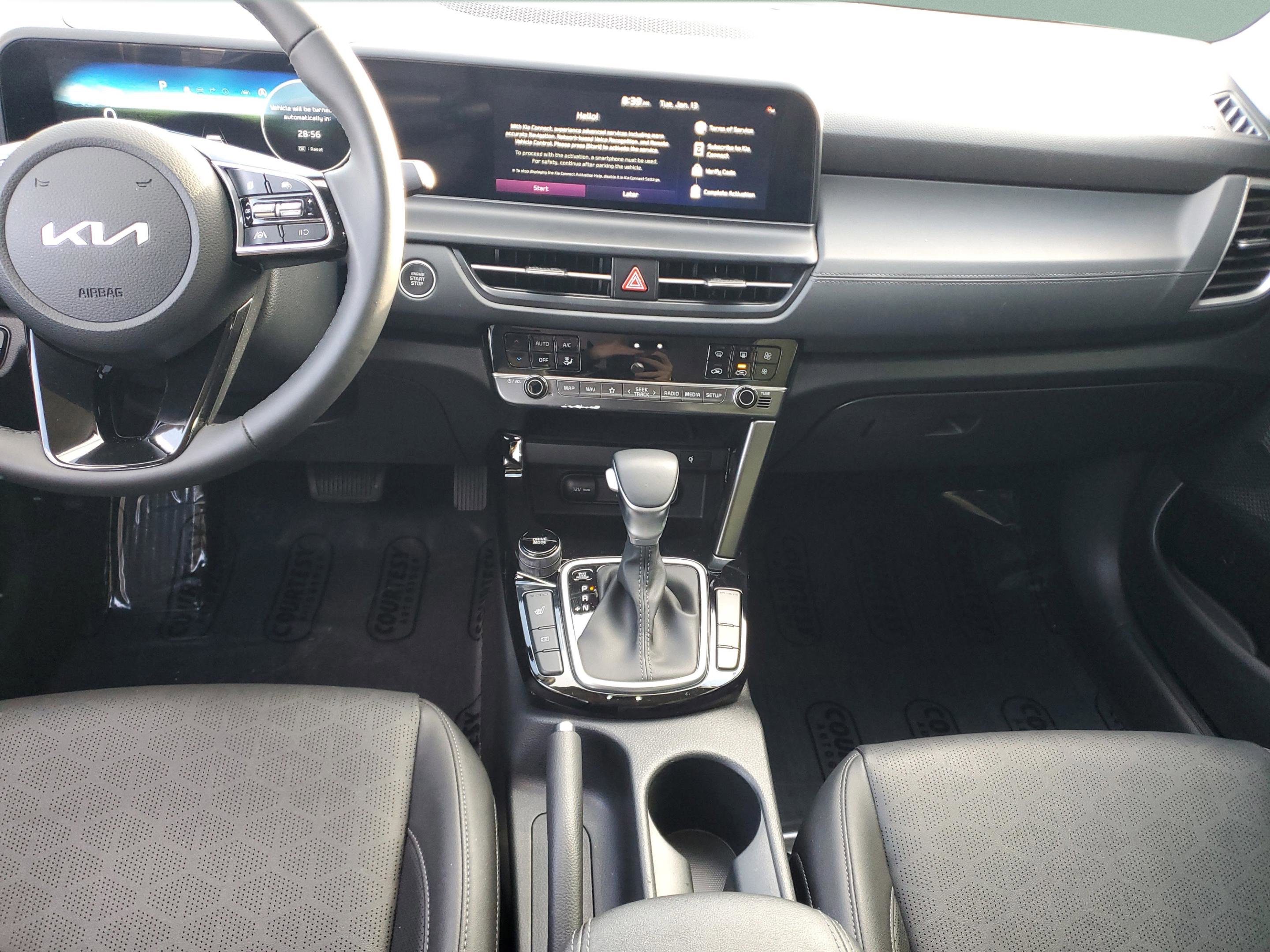 Certified 2025 Kia Seltos EX w/ EX Sunroof Package image 14