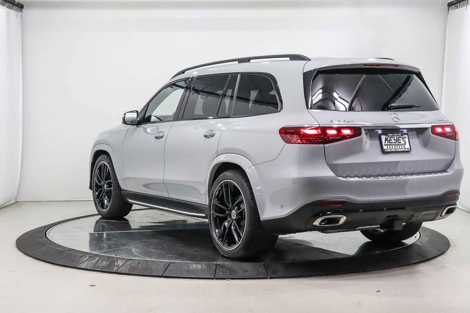 Used 2024 Mercedes-Benz GLS 580 4MATIC image 2