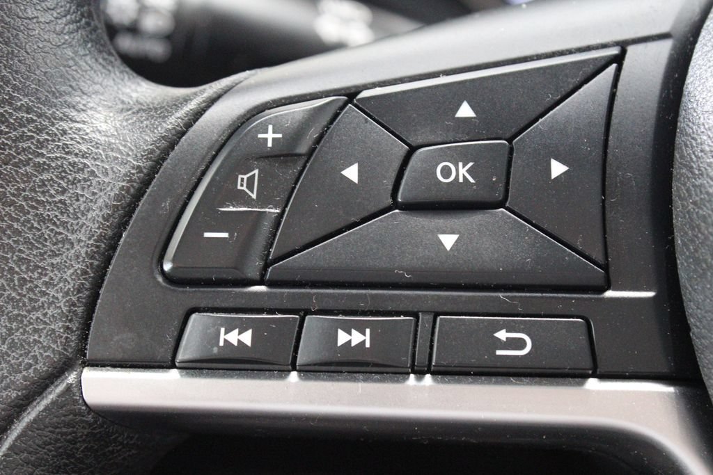 Used 2021 Nissan Versa SV FWD image 26