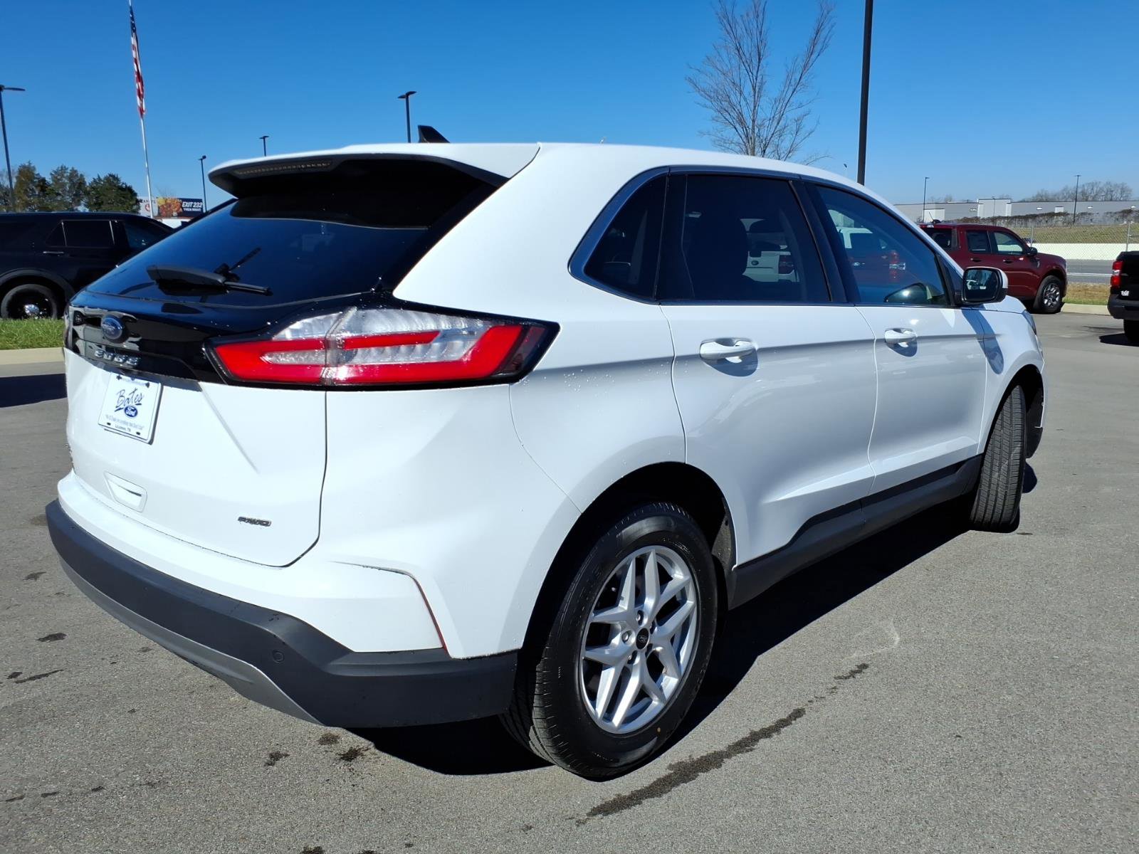 Certified 2024 Ford Edge SEL image 3