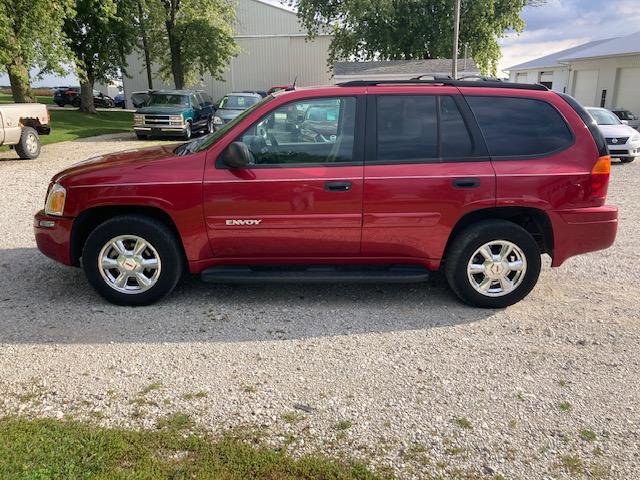 Used 2004 GMC Envoy SLE w/ Preferred Equipment Group image 2