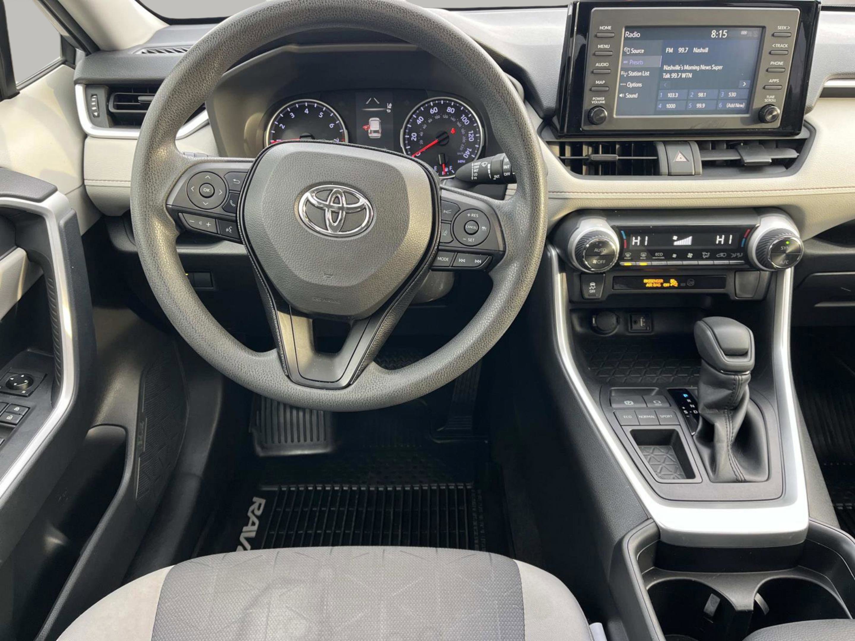 Used 2019 Toyota RAV4 XLE w/ Phone Cable & Charge Package image 13