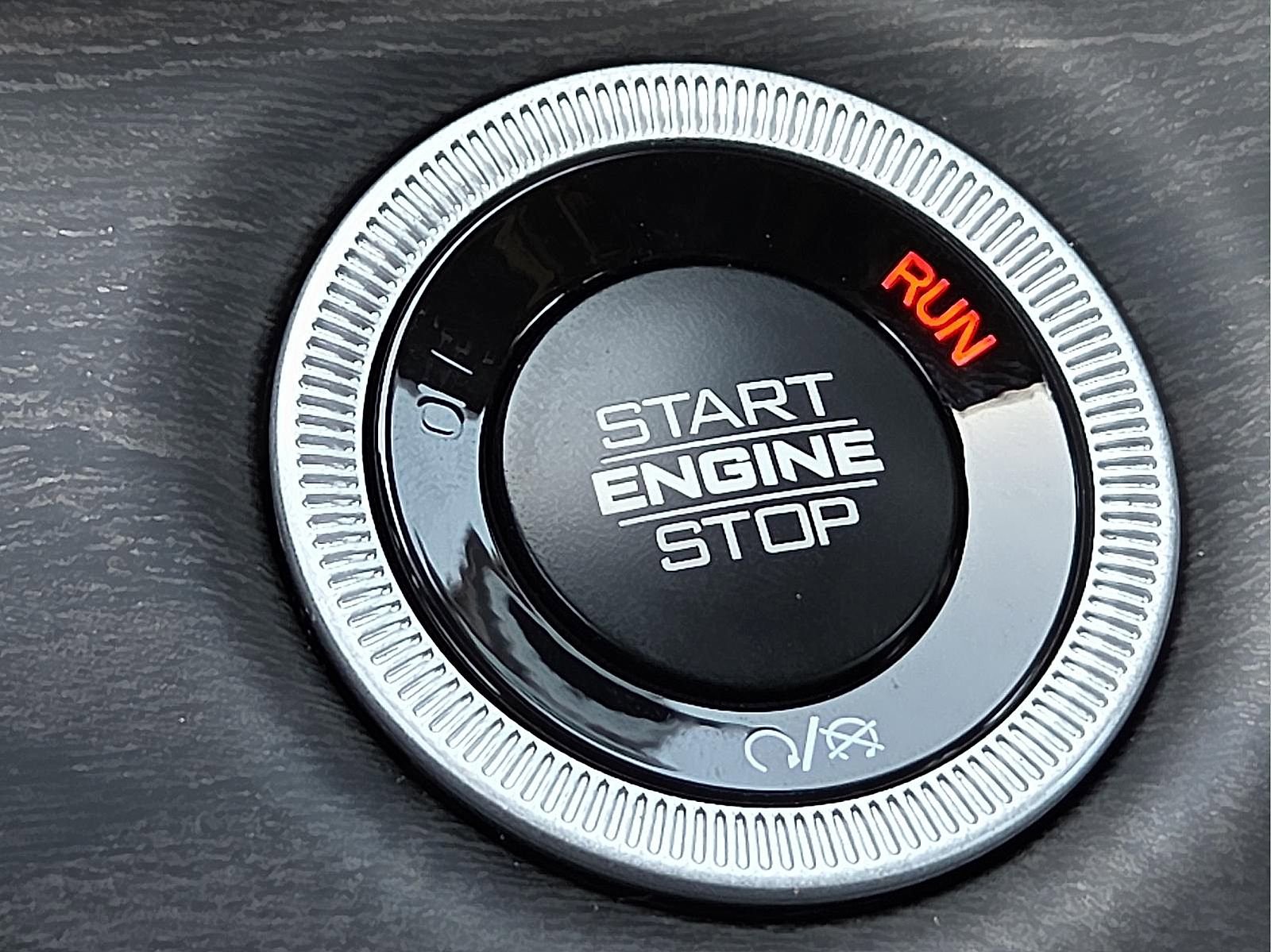 Used 2025 Jeep Grand Cherokee Limited w/ Black Appearance Package AWD/4WD image 19