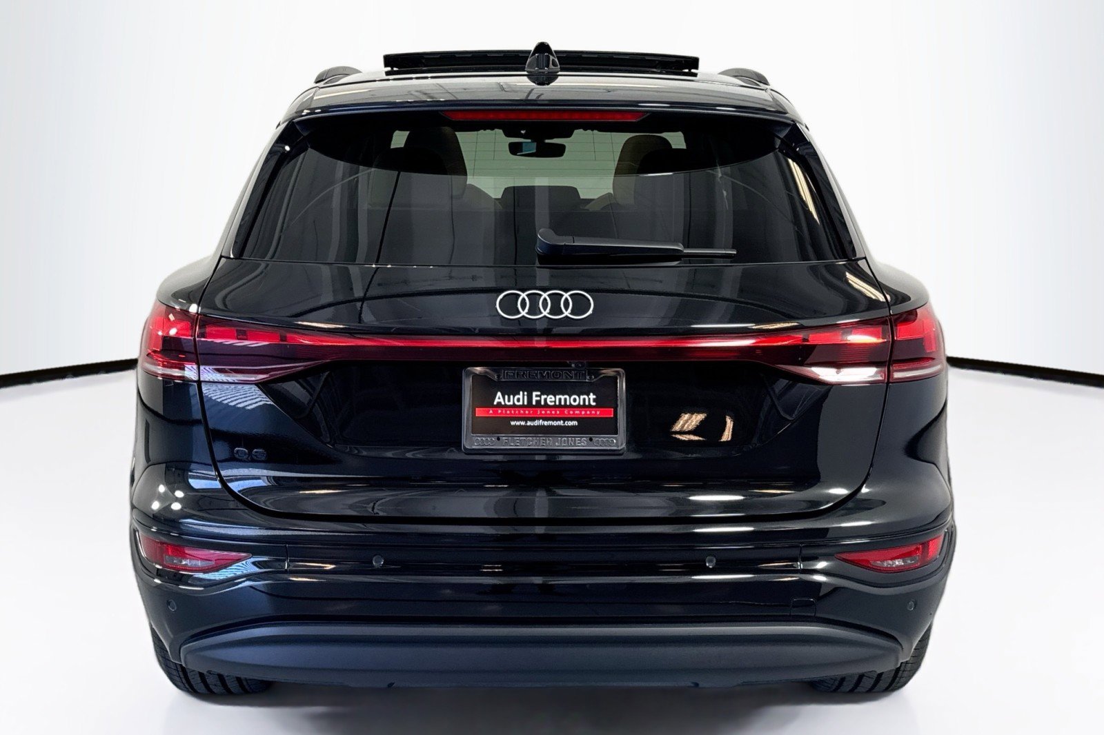 Used 2025 Audi Q6 e-tron Premium Plus w/ Premium Plus AWD/4WD image 6