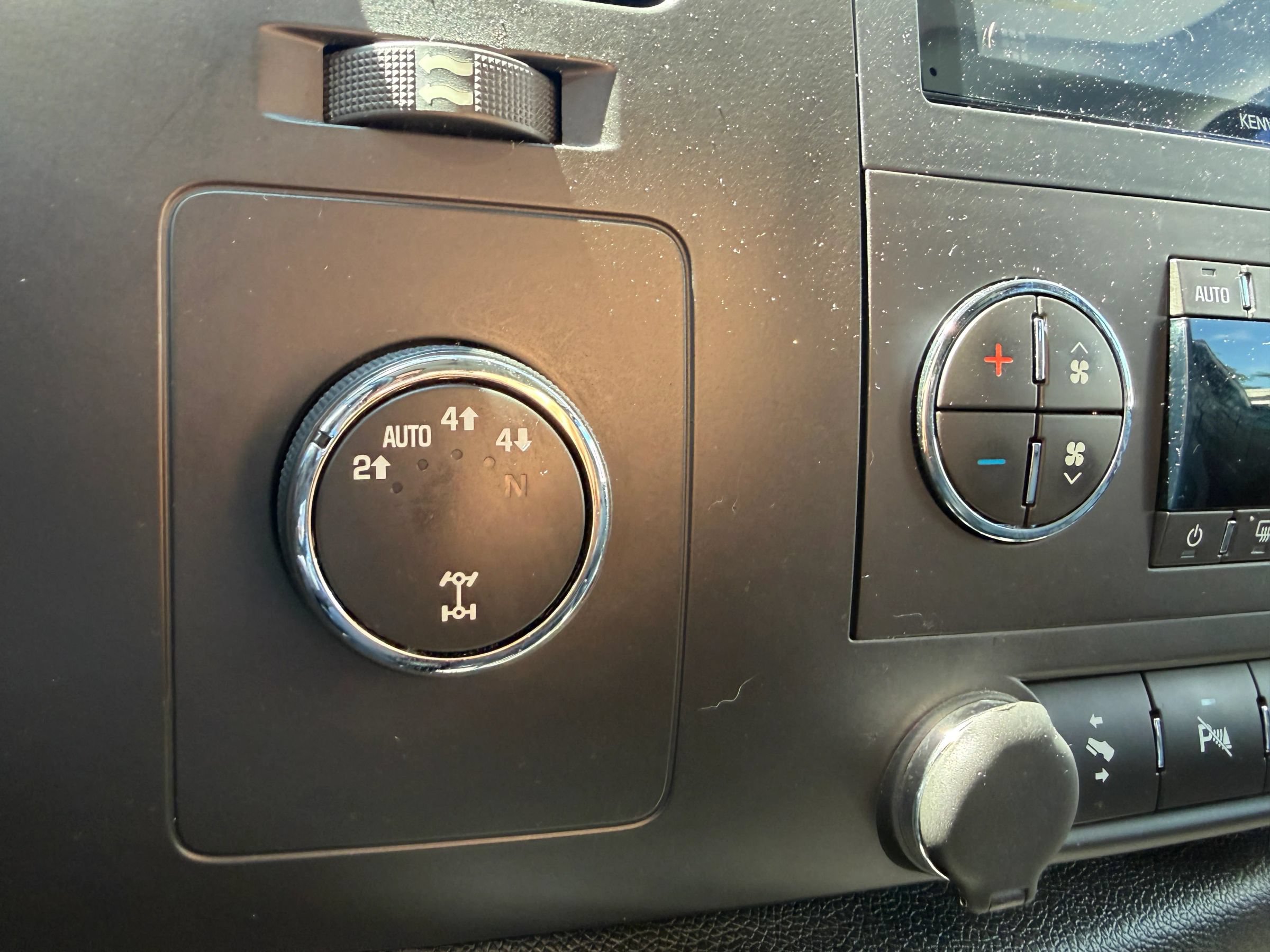 Used 2011 GMC Sierra 1500 SLE w/ Power Tech Package AWD/4WD image 21