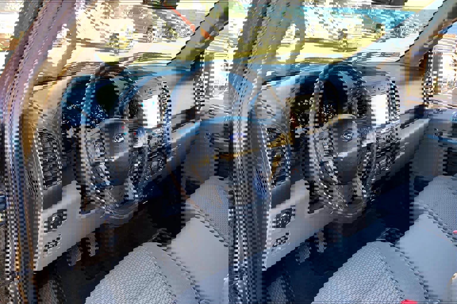 Used 2018 Ford F150 XLT w/ Equipment Group 302A Luxury image 15