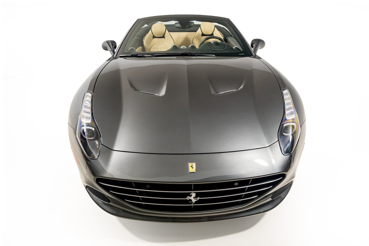 Used 2015 Ferrari California T RWD image 12