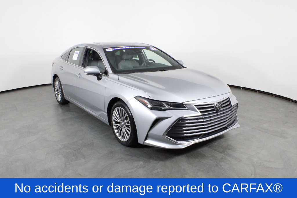 Used 2022 Toyota Avalon Limited w/ Advanced Safety Package FWD image 4