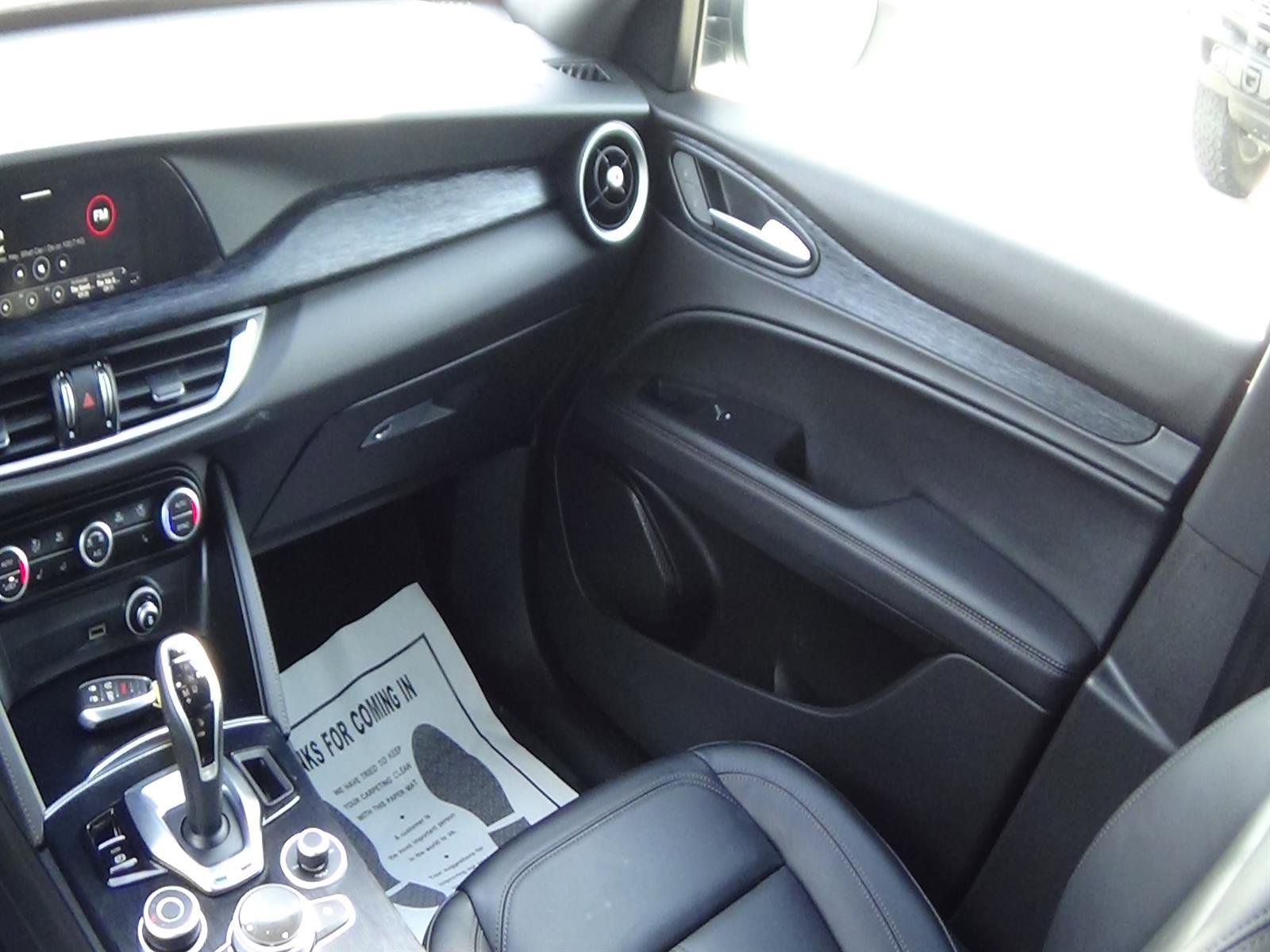Used 2024 Alfa Romeo Stelvio Sprint AWD/4WD image 15