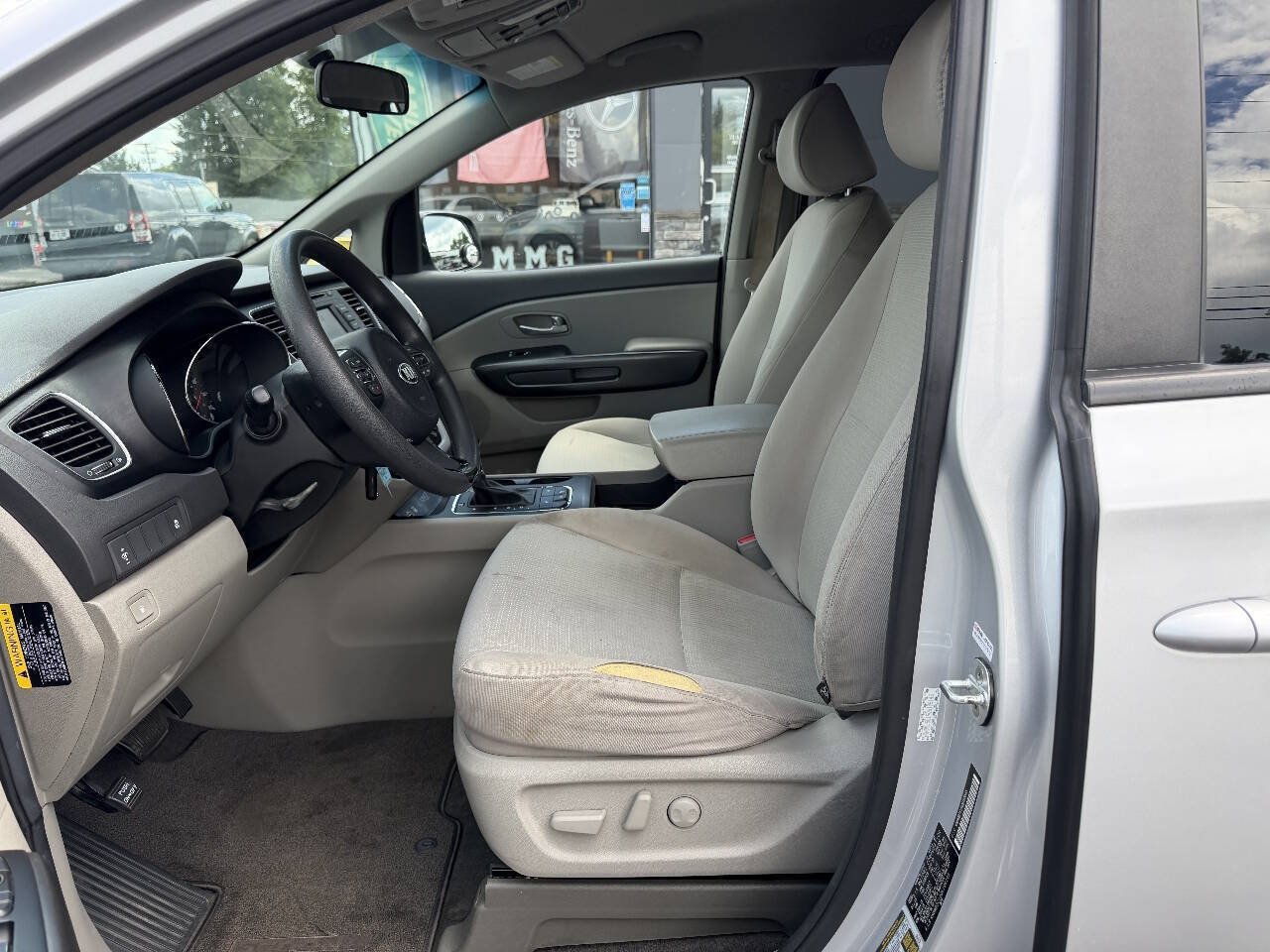 Used 2016 Kia Sedona LX w/ Option Group 020 FWD image 14