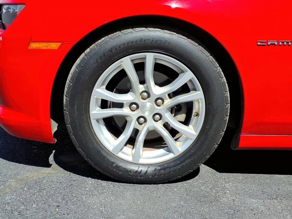 Used 2014 Chevrolet Camaro LT RWD image 9