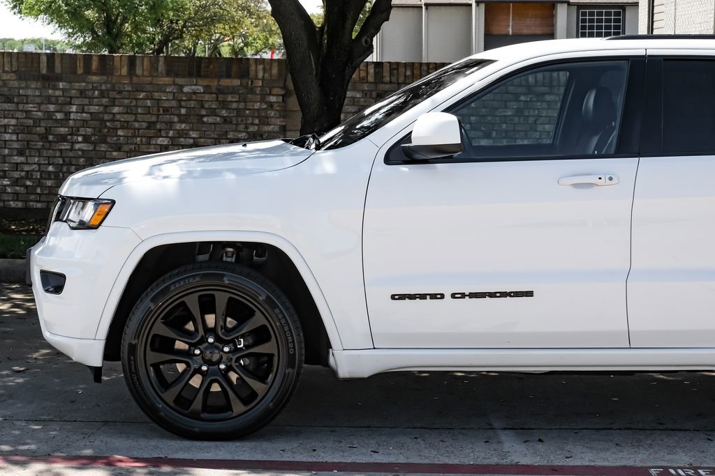Used 2019 Jeep Grand Cherokee Altitude image 21