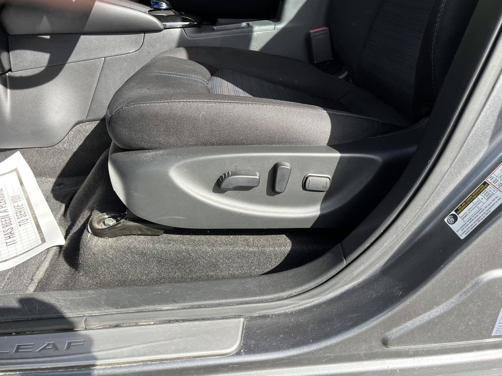 Certified 2025 Nissan Leaf SV Plus FWD image 20