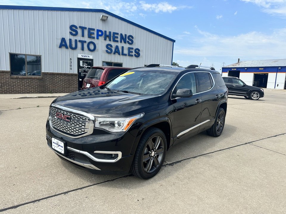 Used 2017 GMC Acadia Denali image 1