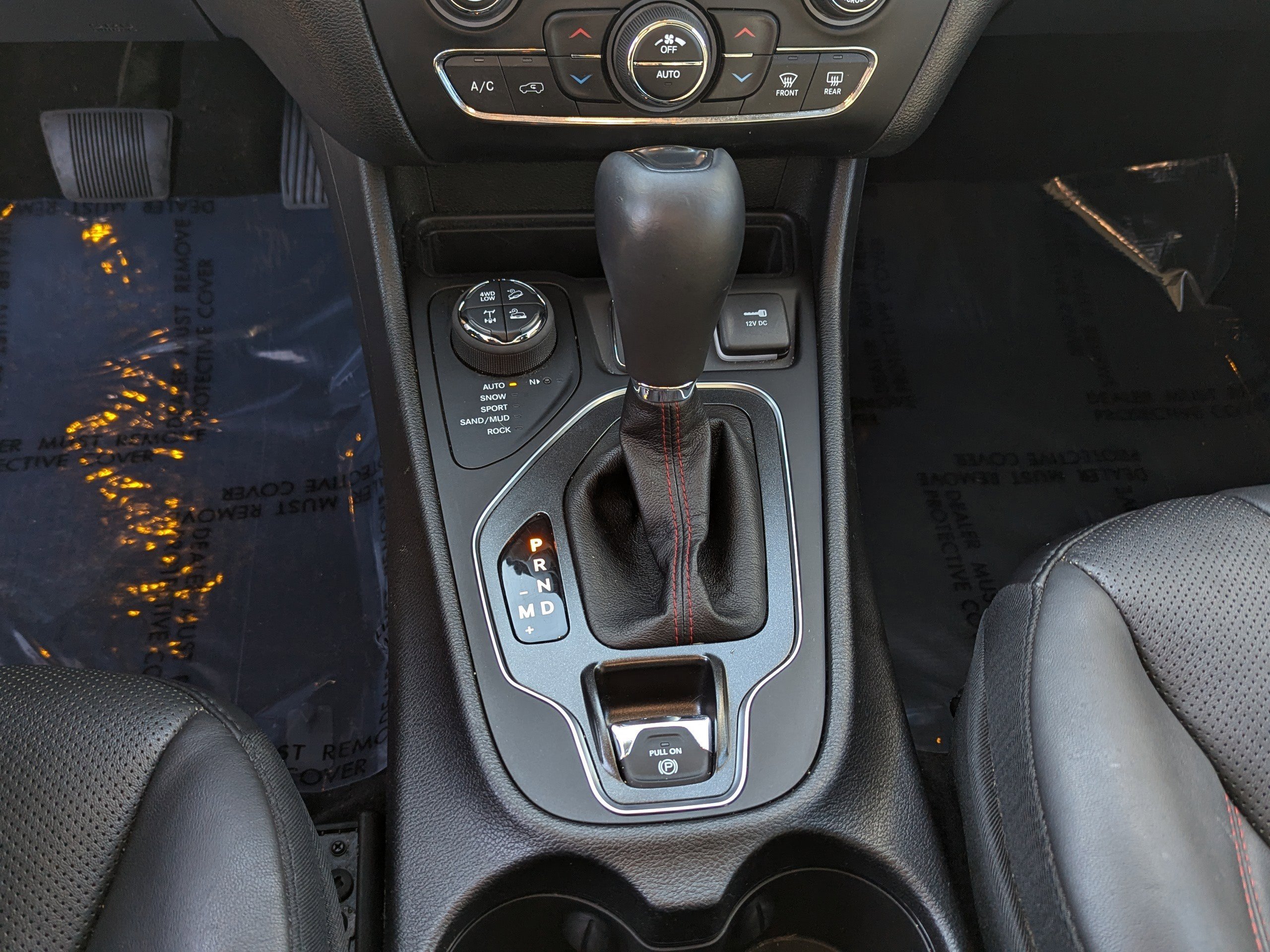 Used 2021 Jeep Cherokee Trailhawk w/ Premium Leather Package image 25