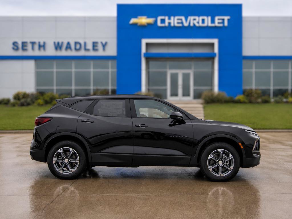 New 2025 Chevrolet Blazer LT w/ Convenience Package FWD image 7