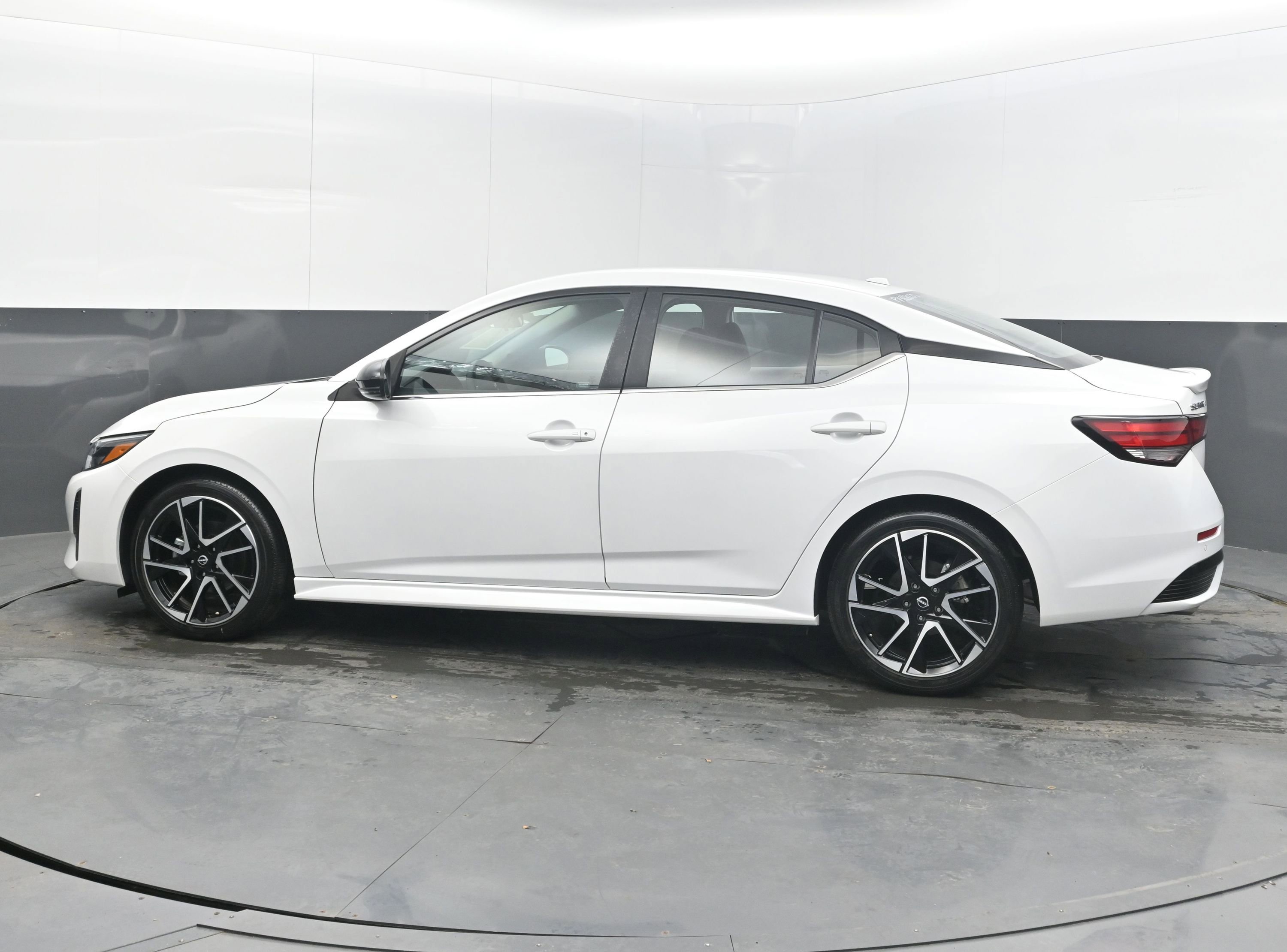 Used 2024 Nissan Sentra SR image 7