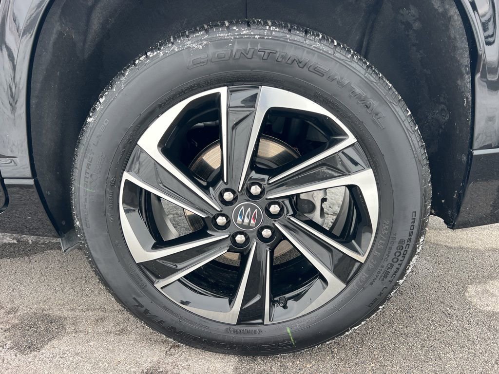 Used 2025 Buick Enclave Sport Touring image 9