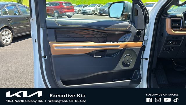 Used 2022 Ford Expedition Platinum AWD/4WD image 9