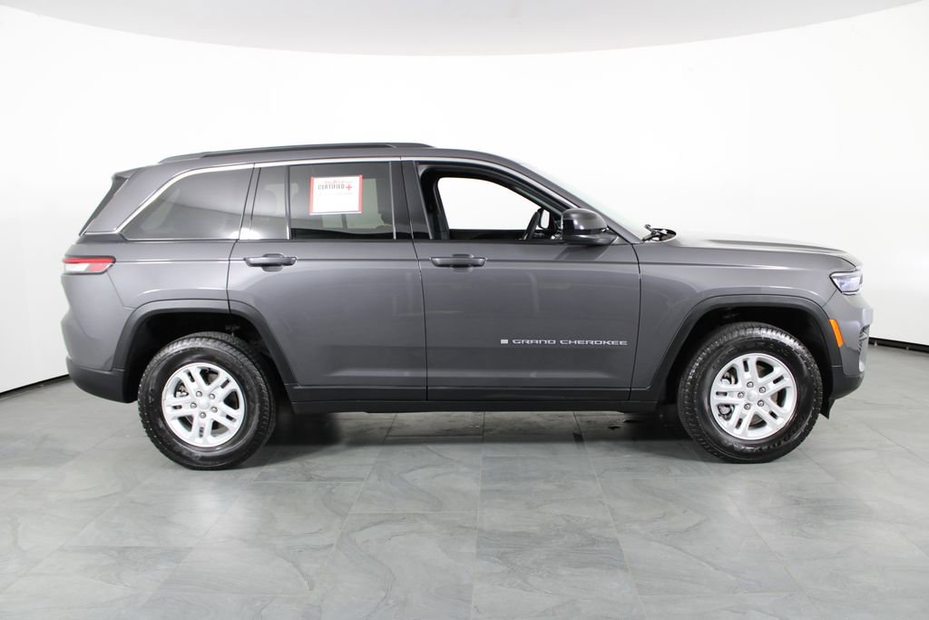 Used 2025 Jeep Grand Cherokee Laredo image 14