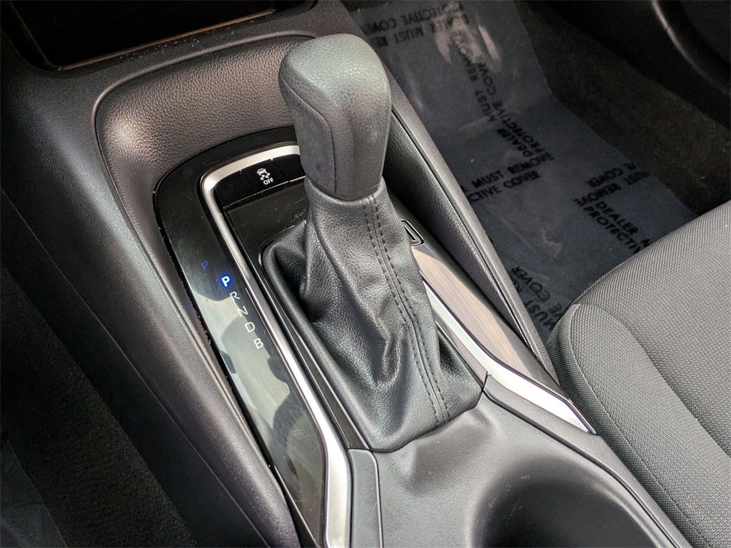 Used 2025 Toyota Corolla LE image 18