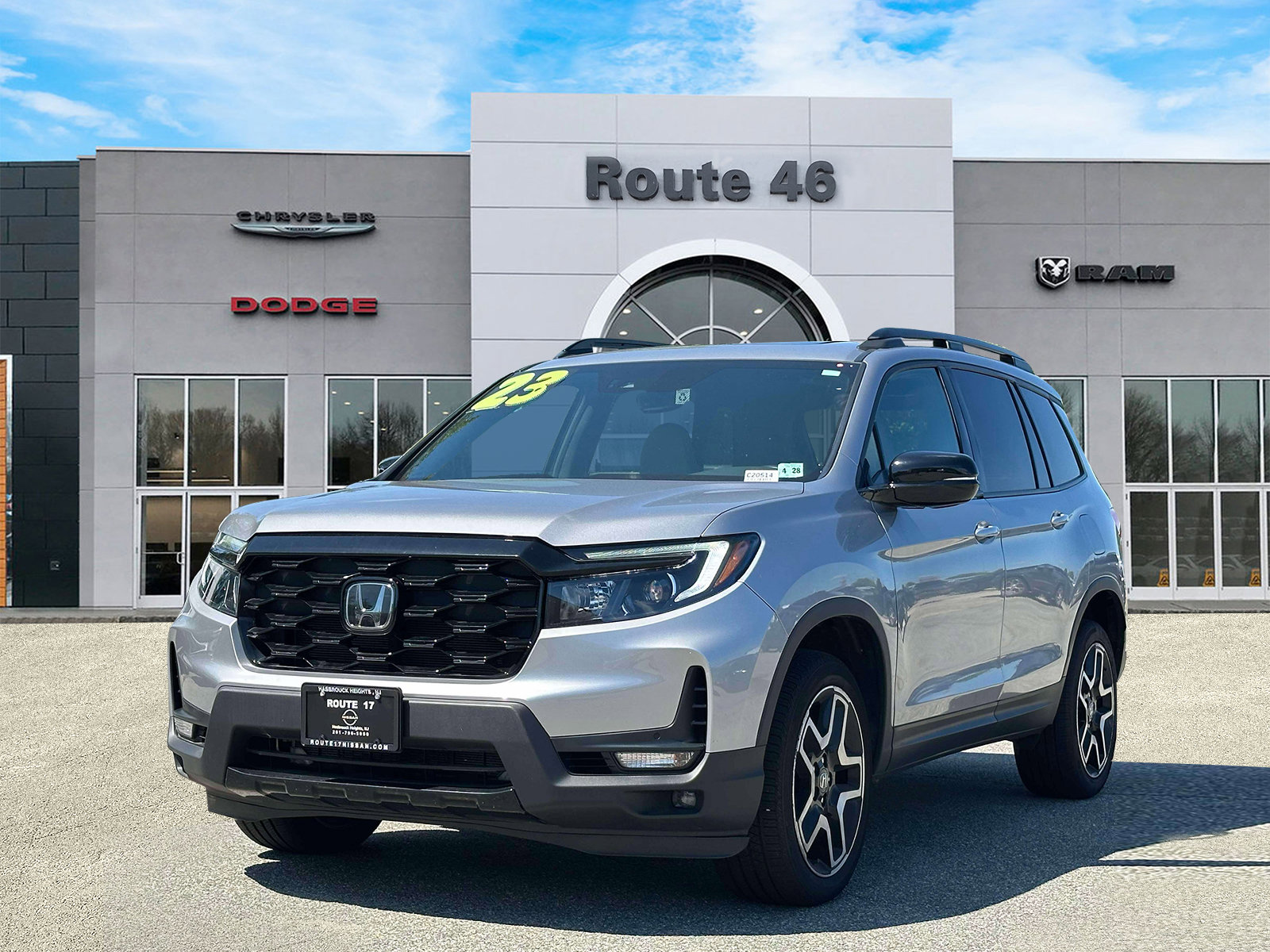 Used 2023 Honda Passport Elite image 2