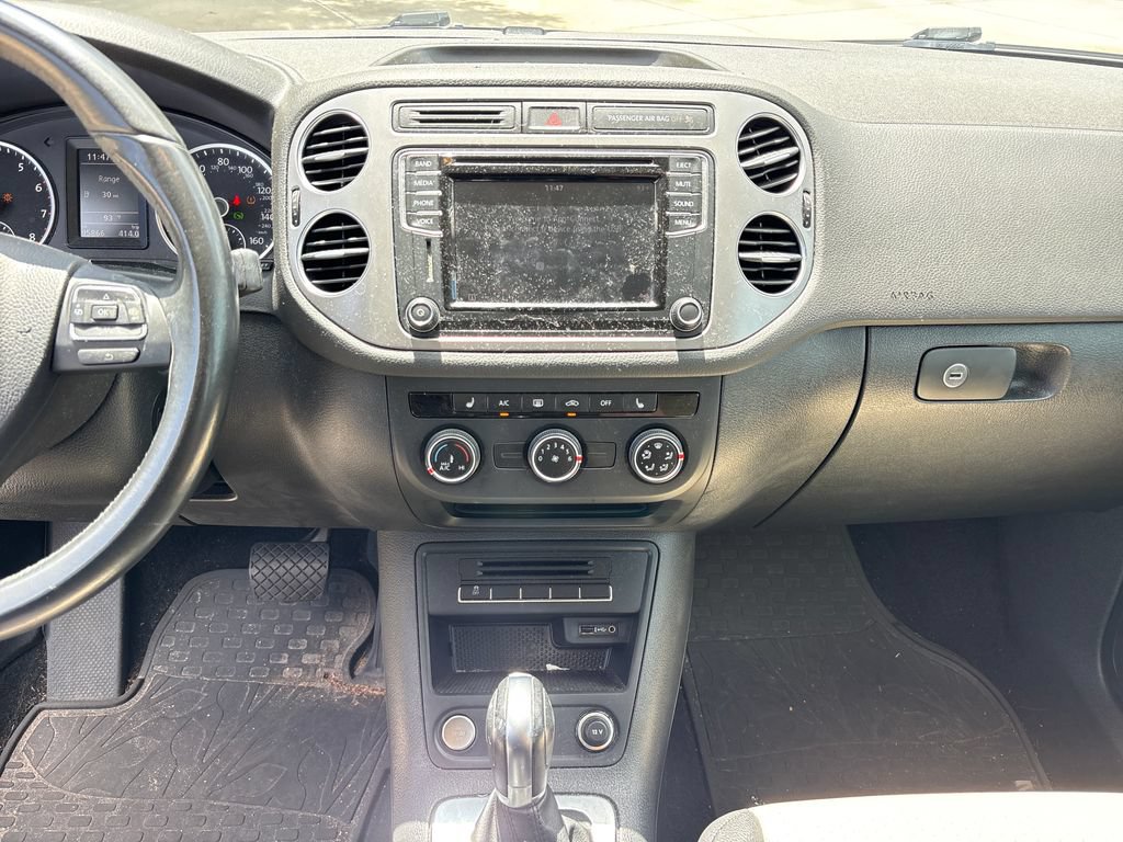 Used 2017 Volkswagen Tiguan S FWD image 22