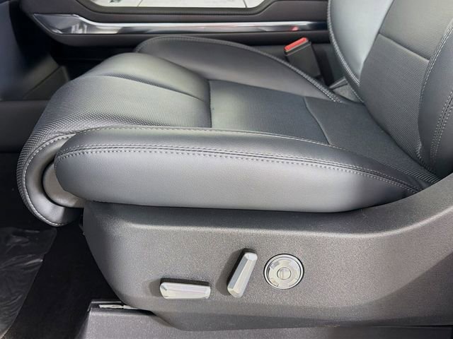 New 2026 Lincoln Navigator L Premier AWD/4WD image 21