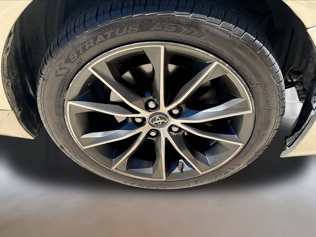 Used 2015 Toyota Camry XSE FWD image 32