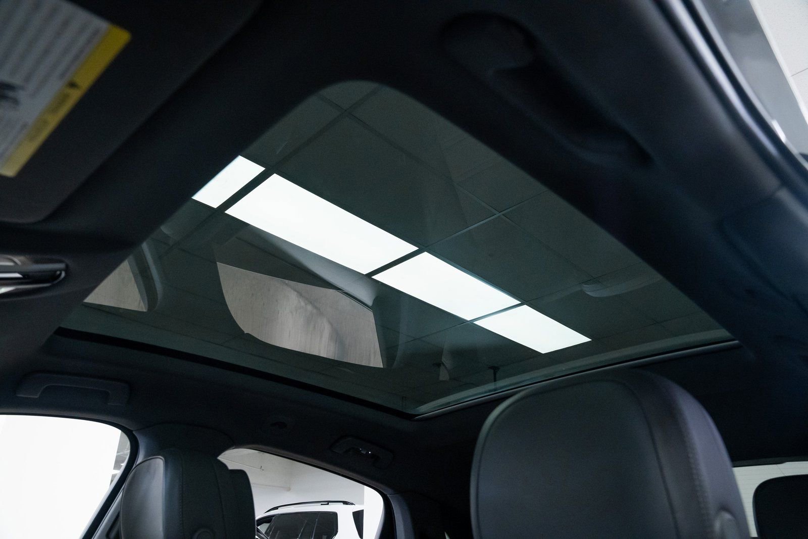 Used 2022 Porsche Cayenne Coupe image 16