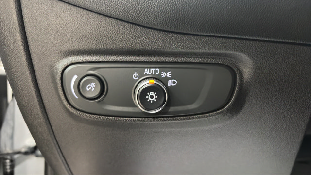 Used 2022 Chevrolet Equinox LT AWD/4WD image 30