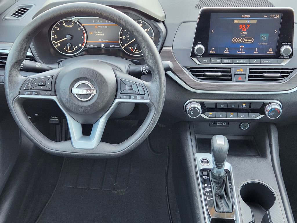 Used 2025 Nissan Altima 2.5 SV FWD image 26