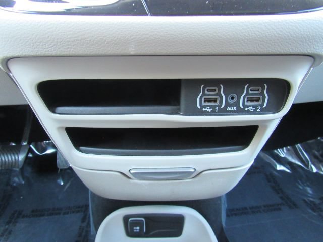 Used 2024 Chrysler Pacifica Touring-L FWD image 49