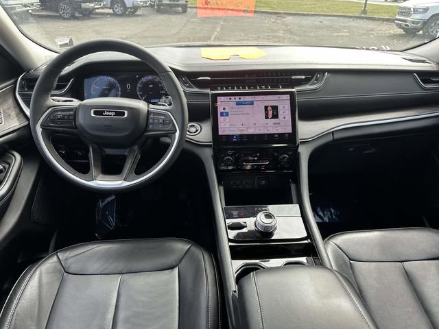 Certified 2023 Jeep Grand Cherokee L Limited w/ Black Appearance Package image 9