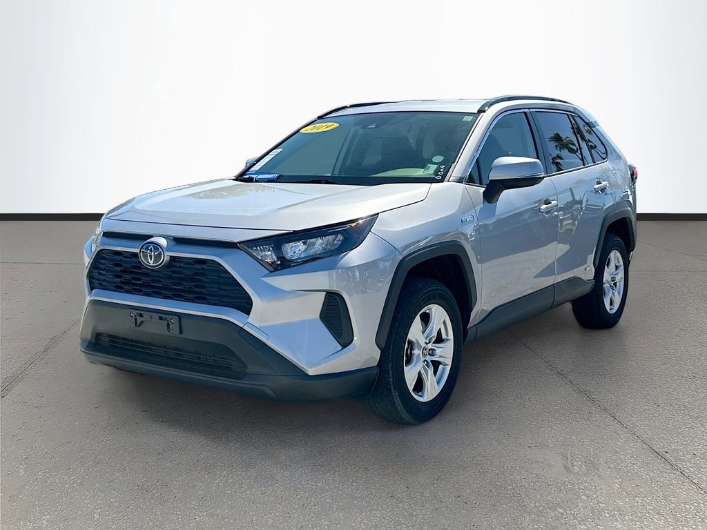 Used 2019 Toyota RAV4 LE w/ Carpet Mat Package AWD/4WD image 3